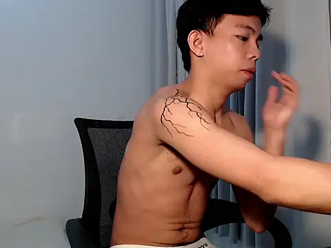 hottasianboy online show from May 25, 2026, 9:35 pm