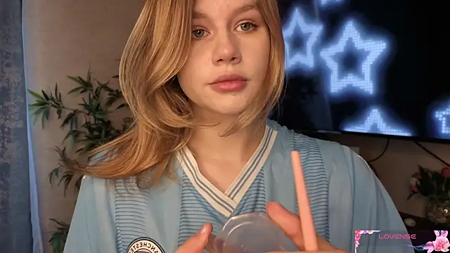 AureliaAngel online show from June 16, 2026, 4:07 pm