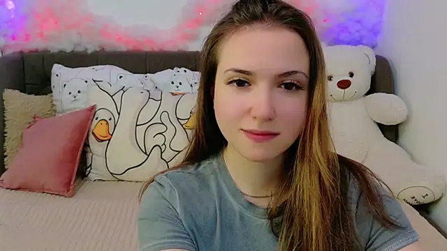 Snapshot of LeenMoonie chatting on August 4, 2026, 5:28 pm LeenMoonie online show from August 4, 2026, 5:28 pm