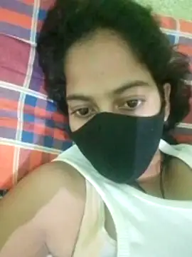 nidhiyadav00 online show from April 18, 2026, 7:58 pm