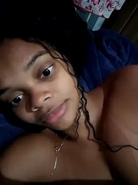 marialuiza2027 online show from May 6, 2026, 6:34 pm