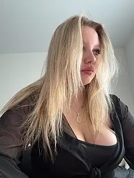 bettyloveu online show from May 19, 2026, 4:08 am
