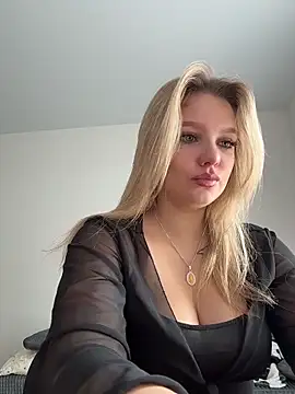 bettyloveu online show from May 6, 2026, 4:05 am