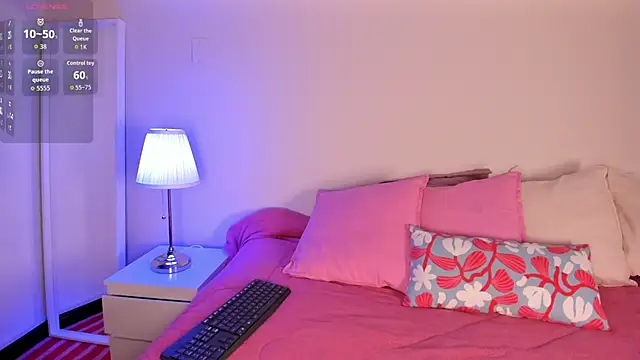 cuttie blondie online show from July 22, 2026, 11:34 am