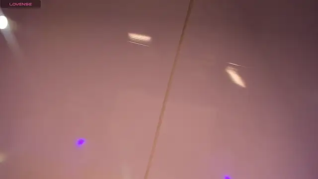 cuttie blondie online show from April 24, 2026, 11:23 am