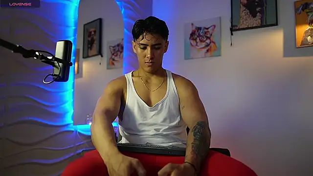 Snapshot of Tayler_Cross_ chatting on March 15, 2026, 2:13 pm Tayler Cross online show from March 15, 2026, 2:13 pm