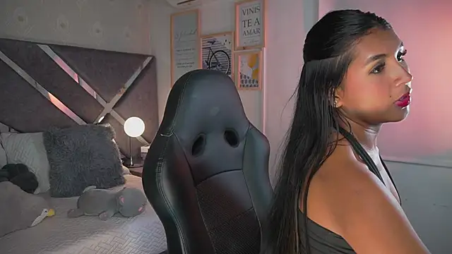 Naomi-Gray online show from June 6, 2026, 6:35 pm