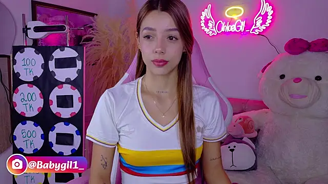 ChloeGil online show from June 1, 2026, 10:48 am