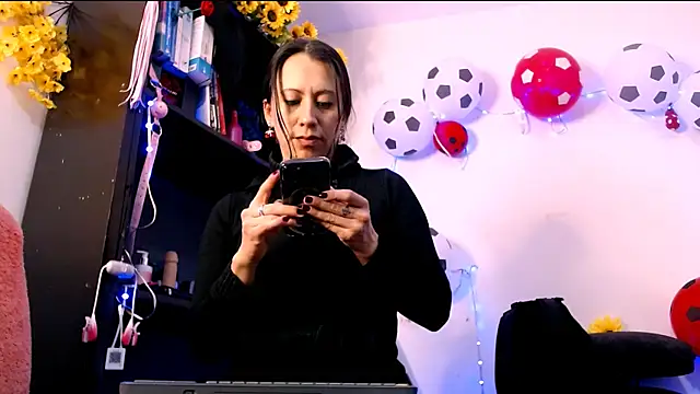 ItsAmara online show from July 17, 2026, 12:24 pm