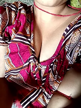 Snapshot of tina2005 chatting on March 23, 2026, 2:33 am tina2005 online show from March 23, 2026, 2:33 am