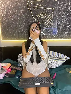 Snapshot of Gretel_Streit chatting on June 6, 2026, 3:45 am Gretel Streit online show from June 6, 2026, 3:45 am