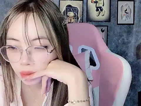 Snapshot of Suzuka99 chatting on March 22, 2026, 7:59 pm Suzuka99 online show from March 22, 2026, 7:59 pm