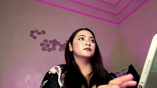 Snapshot of CorrineGrounds chatting on March 16, 2026, 2:08 am CorrineGrounds online show from March 16, 2026, 2:08 am