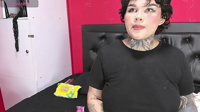 Abbyhilton  online show from May 3, 2026, 5:23 am