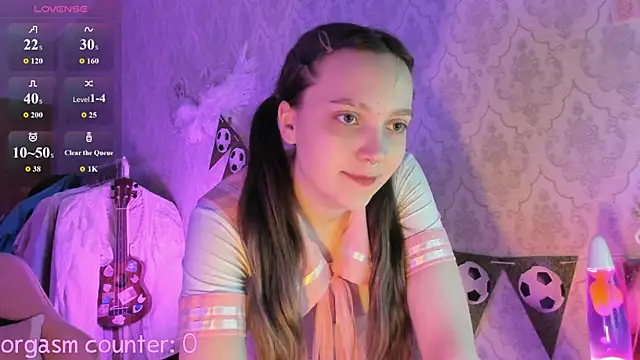 RileyNymph online show from July 5, 2026, 4:19 am