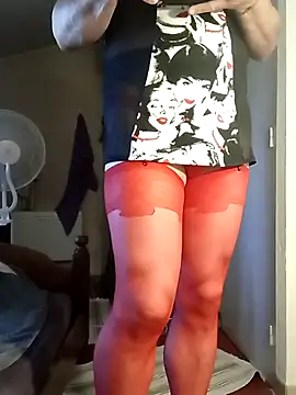 stephie83 online show from June 19, 2026, 3:40 pm