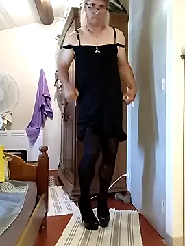 stephie83 online show from June 16, 2026, 3:45 pm