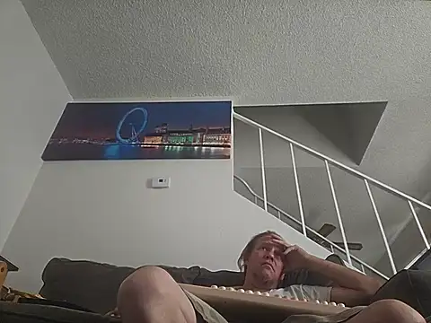 Snapshot of yourMasterisBored chatting on July 28, 2026, 3:21 pm yourMasterisBored online show from July 28, 2026, 3:21 pm