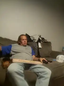yourMasterisBored online show from May 28, 2026, 2:52 am