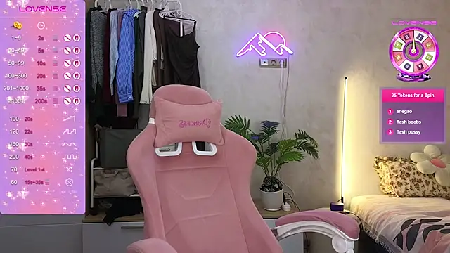 GoldenSunBunny online show from March 18, 2026, 2:04 am