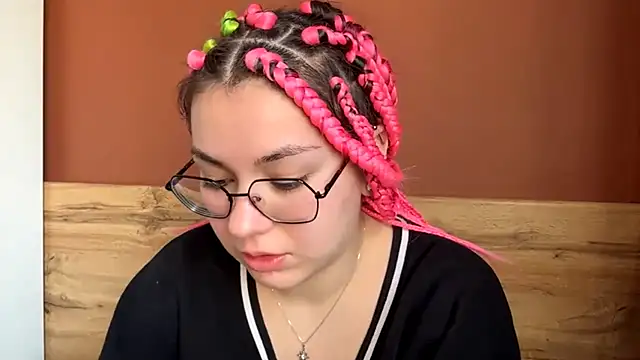 KlairRoms online show from March 18, 2026, 7:22 am