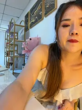 Xiaoxiao-y online show from July 15, 2026, 6:31 am