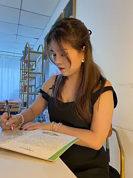 Snapshot of Xiaoxiao-y chatting on May 22, 2026, 7:50 am Xiaoxiao-y online show from May 22, 2026, 7:50 am