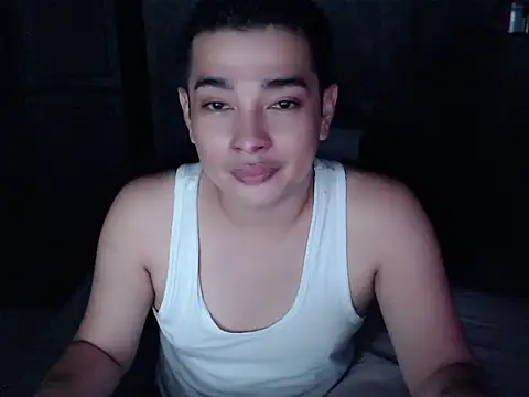 Snapshot of Treat2Heaven chatting on April 4, 2026, 3:24 am Treat2Heaven online show from April 4, 2026, 3:24 am