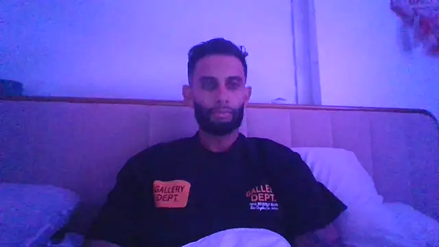 Snapshot of Crosexxx chatting on March 18, 2026, 9:45 am Crosexxx online show from March 18, 2026, 9:45 am