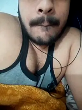 Snapshot of Decentlover67 chatting on April 6, 2026, 3:35 pm Decentlover67 online show from April 6, 2026, 3:35 pm