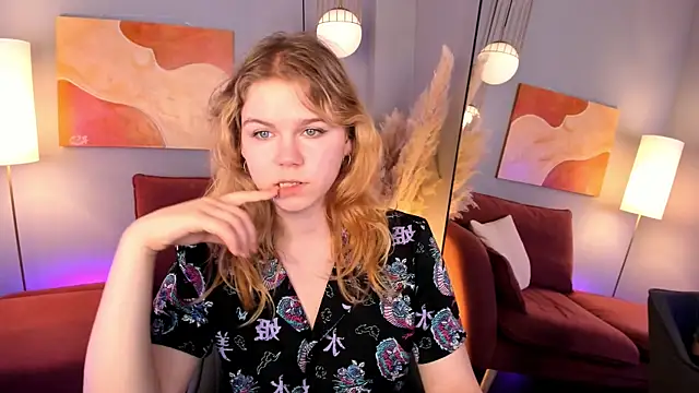 ElizabethVane online show from July 30, 2026, 5:39 am