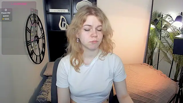 ElizabethVane online show from June 5, 2026, 6:52 am