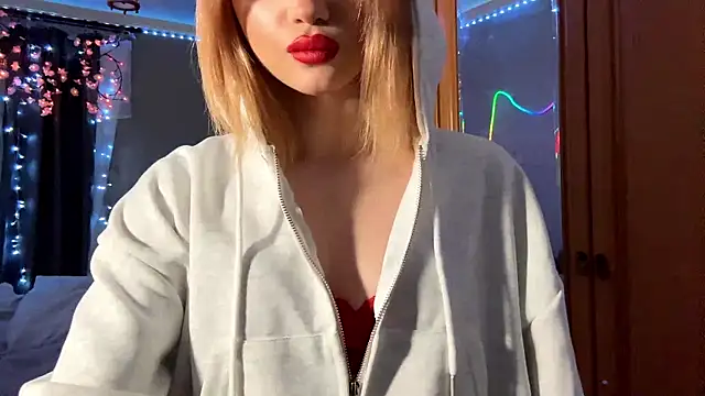 StacyChocopay online show from June 10, 2026, 1:07 am