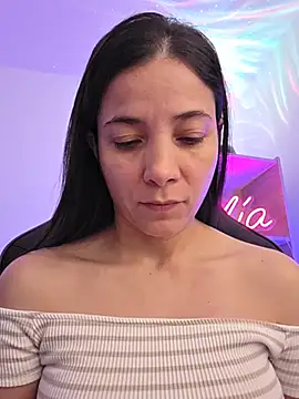 Snapshot of miaeyex chatting on July 21, 2026, 12:06 pm miaeyex online show from July 21, 2026, 12:06 pm