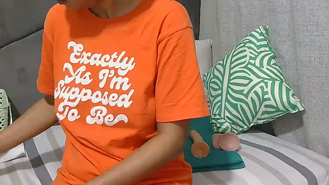 Melitaxx online show from June 16, 2026, 4:12 am