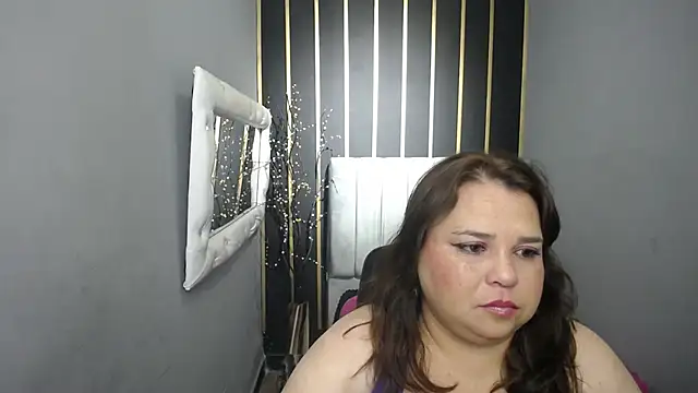 koral busty online show from May 5, 2026, 3:42 am