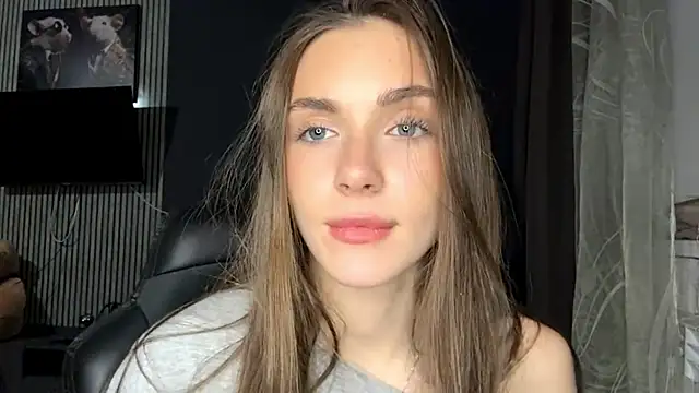 Veluxe online show from April 20, 2026, 6:09 pm