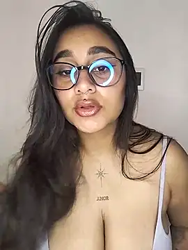 Snapshot of Mia_skyy18 chatting on April 7, 2026, 9:38 pm Mia skyy18 online show from April 7, 2026, 9:38 pm