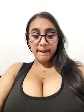Snapshot of Mia_skyy18 chatting on April 16, 2026, 11:18 pm Mia skyy18 online show from April 16, 2026, 11:18 pm
