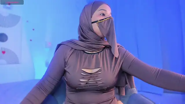 Aminaa Kaarim online show from June 30, 2026, 1:49 am