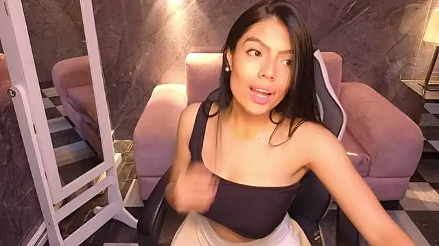  Charlottee b online show from May 29, 2026, 8:04 pm