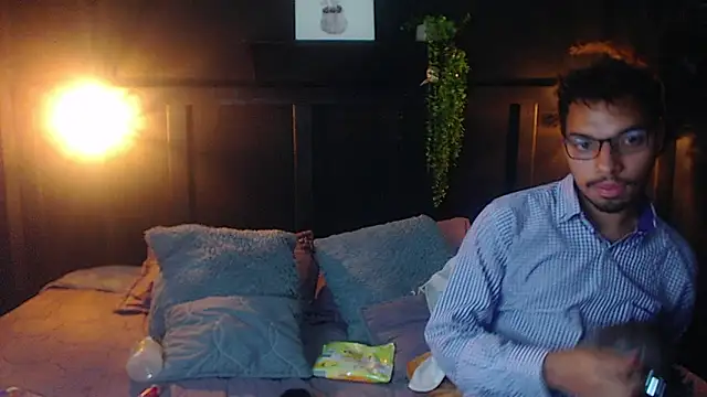 Snapshot of naughtycouplex_ chatting on March 18, 2026, 12:36 am naughtycouplex online show from March 18, 2026, 12:36 am