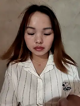 Mina xYx online show from June 17, 2026, 4:06 pm