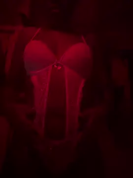 Snapshot of Annie011 chatting on March 22, 2026, 3:43 am Annie011 online show from March 22, 2026, 3:43 am