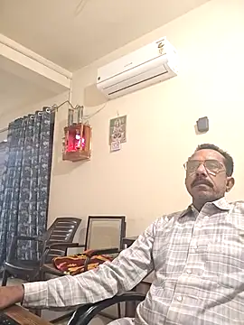 Snapshot of biger_top chatting on July 18, 2026, 2:31 am biger top online show from July 18, 2026, 2:31 am