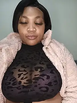 BeverlyQueen15 online show from May 29, 2026, 2:06 am