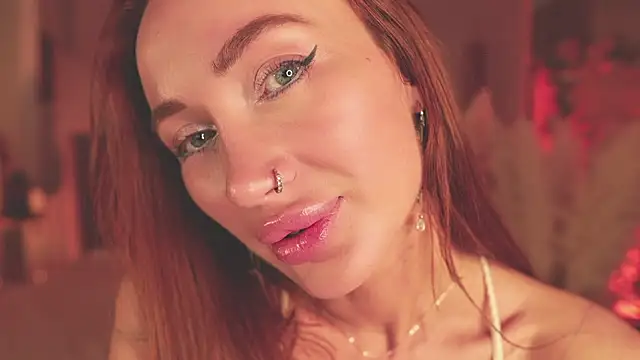 SerenaWest  online show from April 12, 2026, 4:21 pm