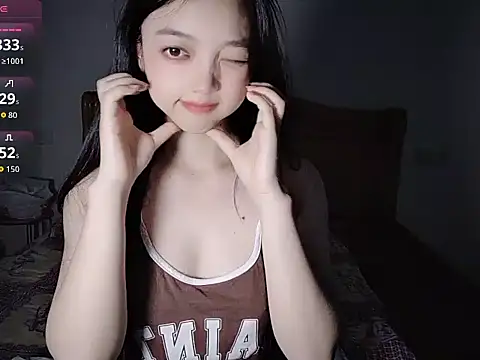 oblakitty  online show from June 21, 2026, 11:32 pm