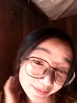 Snapshot of emmasexy2k chatting on March 19, 2026, 4:34 am emmasexy2k online show from March 19, 2026, 4:34 am