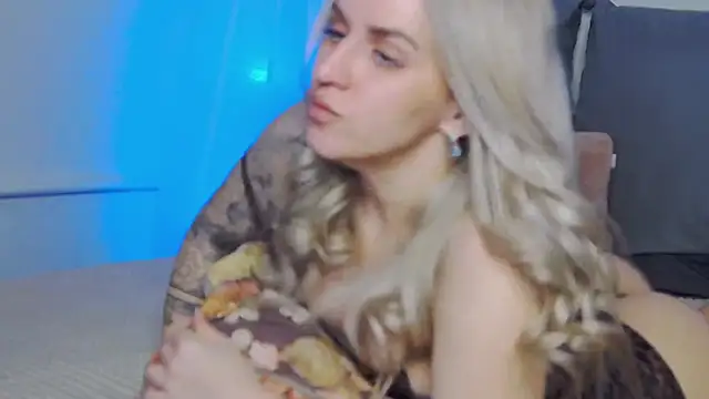 Snapshot of sexy_fuzzy_socks chatting on March 16, 2026, 5:26 am sexy fuzzy socks online show from March 16, 2026, 5:26 am